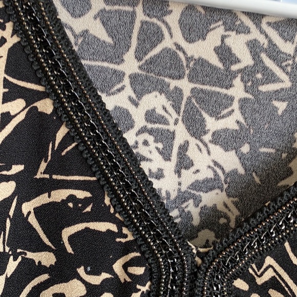 CJ Banks Top - Picture 3 of 3